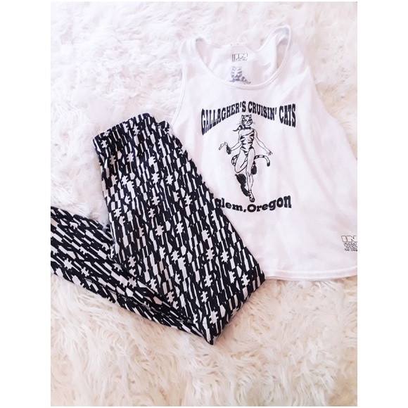 Nike Pants - Nike bundled with Vintage Tank Top